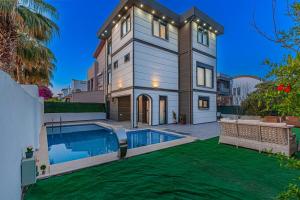 NEAR BY THE LAND OF LEGENDs , PRİVATE POOL WİTH JAKUZZİ VİLLA MOON