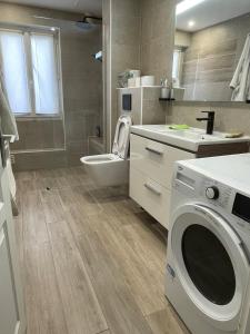 Paris 8, perfectly located
