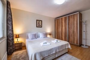 Top Location 3 Bedroom Apartment Next to the Beach