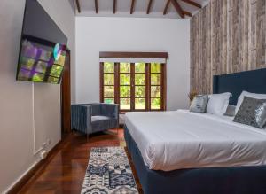 Premium Mansion in El Poblado Nightclub, Maid & Pool