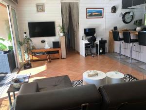 Maisons de vacances Villa lumineuse, logement et jardin et piscine privatifs, TV connectee : photos des chambres