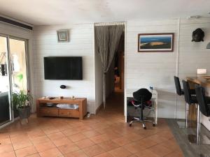 Maisons de vacances Villa lumineuse, logement et jardin et piscine privatifs, TV connectee : photos des chambres