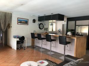 Maisons de vacances Villa lumineuse, logement et jardin et piscine privatifs, TV connectee : photos des chambres