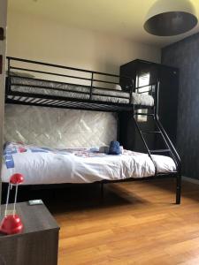 Maisons de vacances Villa lumineuse, logement et jardin et piscine privatifs, TV connectee : photos des chambres