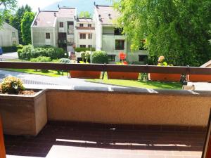 APARTMENT With SWIMMING POOL ON THE LAKE