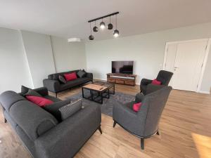 Sakarya Sapanca Ünlüce de 5 oda 1 salon Özel Havuzlu Lux 10 kişilik Tatil Villası