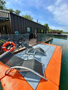 Houseboat with touch of luxury