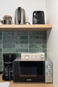 Long Street Studio- Historic Center by MM Host