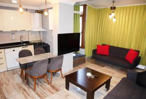 Family Room room in Minus One Suite