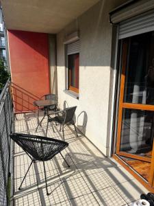 Cozy studio with Balcony & Parking