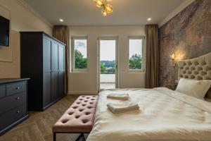 Old Town View & Balcony Apartments