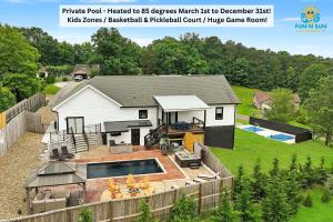 Chalet room in Fun N Sun - Ultimate Backyard Pool And Game Room