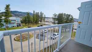Misty Mountain Inn & Suites