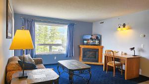Misty Mountain Inn & Suites
