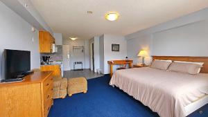 Misty Mountain Inn & Suites