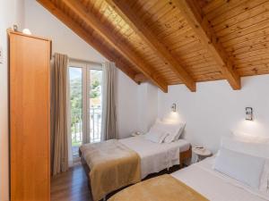 Apartment M&K - Two Bedroom Apartment with Balcony and Sea View