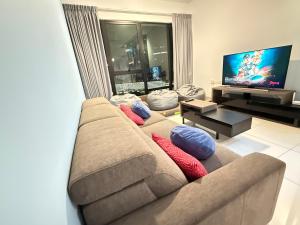 Midvalley Southkey Mosaic Bricktopia House JB Mosaic 2BR 8PAX