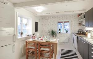 Awesome Home In Östra Sönnarslöv