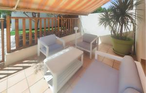 Maisons de vacances Stunning Home In Tourbes : photos des chambres