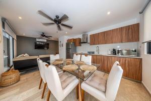 Luxury Stay Private Pool and Movie Theater Retreat