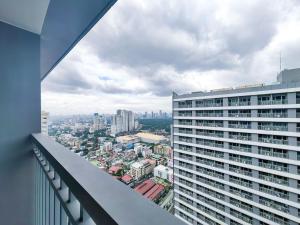 1BR Condotel with Balcony at FAME Residences #FM16-1