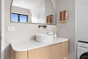 Stunningly renovated 2 bed apartment