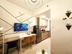 1BR Condotel with Balcony at FAME Residences #FM40-1