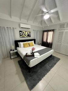 The Sunshine 3 Bedroom Villa with pool & gym