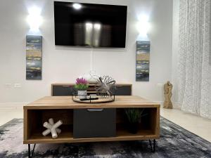 The Sunshine 3 Bedroom Villa with pool & gym