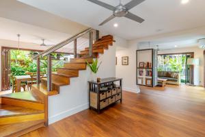 Leilani Melia - stylish 3 bedroom villa on Four Mile Beach