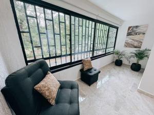 Casa Lujosa vacacional El Poblado Medellín Por día Con Piscina Jacuzzi AC 9br