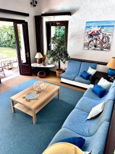 La Grande Villa with Pool