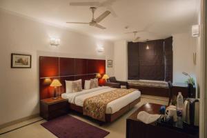 Ahuja Residency DLF Phase 2