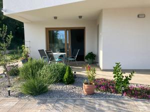 Apartment Oblica-beautiful new, well equipped apartment