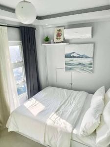 Urban Oasis with Skyline View