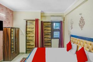 Hotel O Shankar Hotel Ghaziabad Railway Station