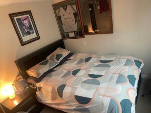 Queen Bed with garden view