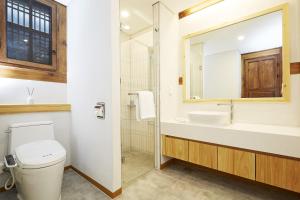 Bukchon Binkwan by Rakkojae