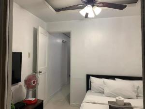 Birch Tower a9 front of Robinson PlaceRizal park