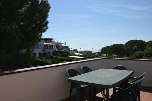 N302 - Numana, trilocale con terrazza in residence con piscina