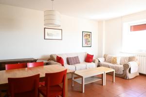 N302 - Numana, trilocale con terrazza in residence con piscina