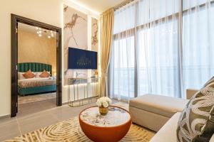 Lovely 1BR Business Bay near Metro - City Skyline Views