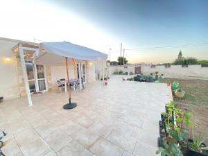 Casa con piscina e giardino a 300m dal mare