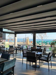 LA PLAYA - Seaside Guest Room