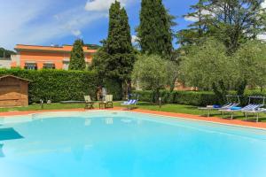 Villa De Fiori 14 sleeps by Tuscanhouses