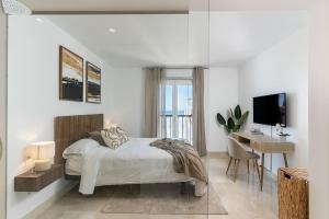 Luxurious penthouse with mountain and sea view 422