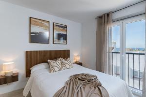 Luxurious penthouse with mountain and sea view 422