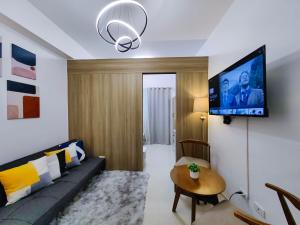 1BR Condotel with Balcony at FAME Residences #FM01-1