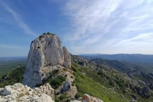 Appartements La Dolce Vita Haut de villa avec jardin terrasse barbecue babyfoot parking entre Aix et Marseille : photos des chambres