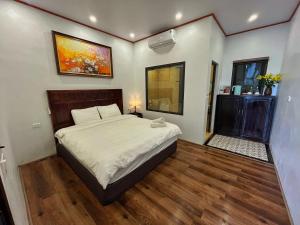 Whisper Stay I The Hillside Home